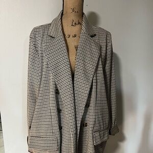 Casual jacket. Houndstooth tans/brown